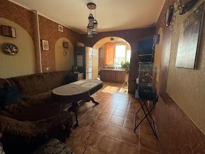квартира по адресу Будівельників ул., 1