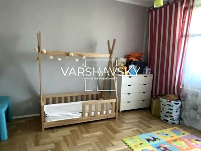 квартира за адресою євпопейського союзу, 17-Б