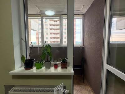 квартира за адресою Соломії Крушельницької вул., 13