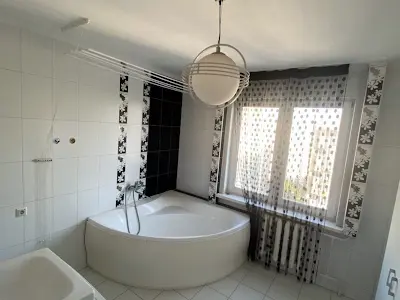 квартира за адресою Анни Ахматової вул., 28