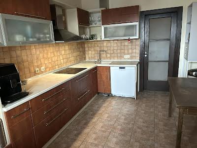 квартира по адресу Ревуцкого ул., 5