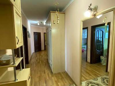 квартира за адресою Головацького Я., 23