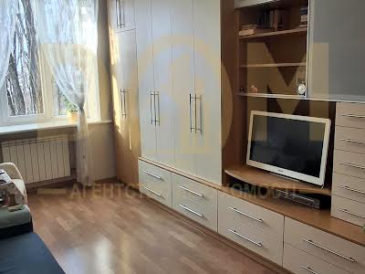 квартира за адресою Черняховського вул., 12