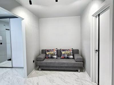 квартира за адресою Озерна вул., 27а