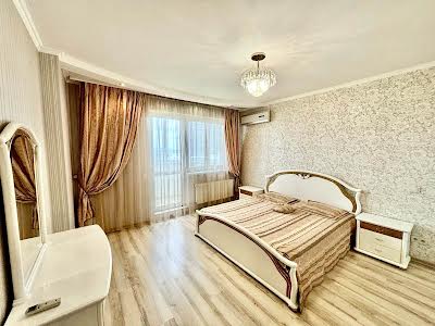 квартира за адресою Героїв Оборони вул., 10-А
