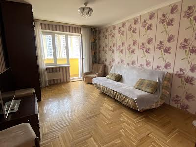 квартира за адресою Срібнокільська вул., 24-А
