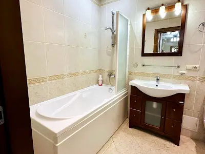 квартира за адресою Дніпровська набережна вул., 1
