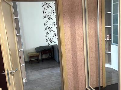 квартира за адресою Драгоманова вул., 1-Б