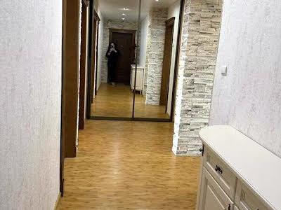 квартира по адресу Зои Гайдай ул., 7-А