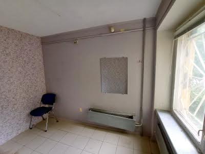 комерційна за адресою Робоча вул., 75