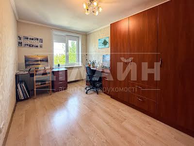 дом по адресу Славутича ул.