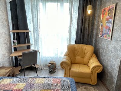 квартира по адресу Вышгородская ул., 45г