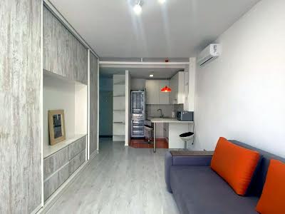 квартира за адресою Регенераторна вул., 4