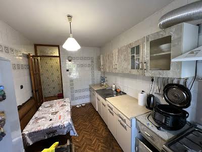 квартира за адресою Олега Ольжича вул. (Ленінградська), 7а