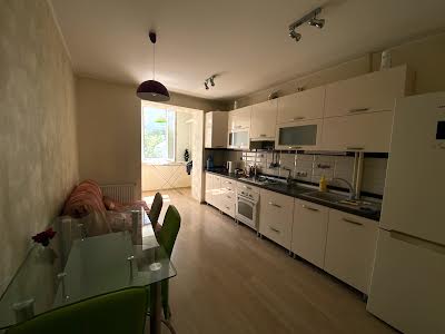 квартира за адресою Курінного Чорноти вул., 4