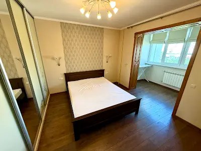 квартира по адресу Ревуцкого ул., 21