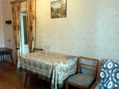 квартира за адресою Будівельників вул., 12