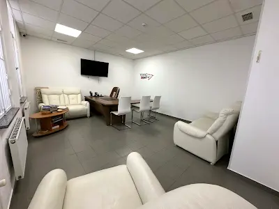 комерційна за адресою Малоголосківська вул., 8д
