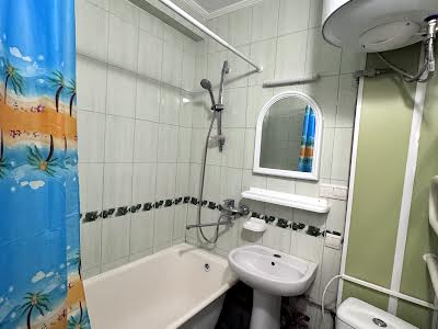 квартира за адресою Братиславська вул., 36