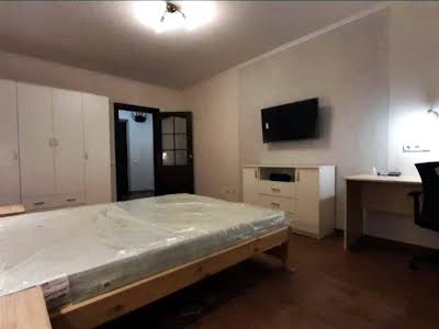 квартира за адресою Софії Русової вул., 7а