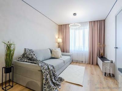 квартира за адресою Озерна вул., 27а