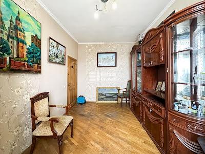 квартира за адресою Кравцова, 4