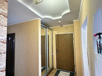 квартира по адресу Александра Мишуги ул., 2