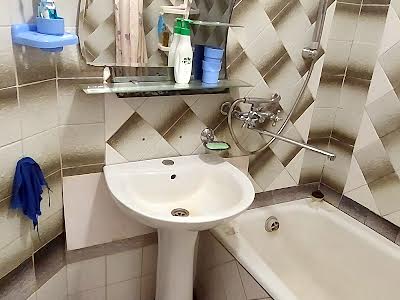 квартира за адресою 12-та Поздовжня вул., 3