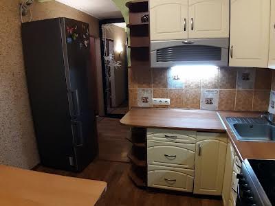 квартира за адресою житловий масив Тополя-3 вул., 8