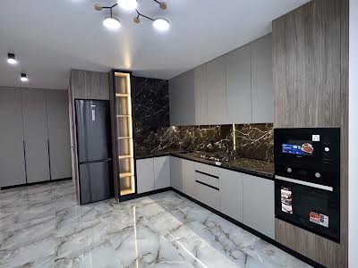 квартира по адресу Степана Бандеры ул., 72
