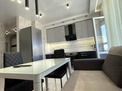 квартира за адресою Драгоманова вул., 10