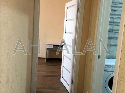 квартира по адресу Ревуцкого ул., 40г
