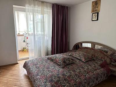 квартира за адресою Анни Ахматової вул., 3-А