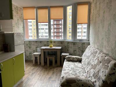 квартира по адресу Радужная ул., 15/2