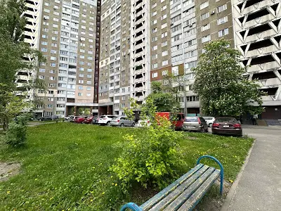 квартира за адресою Академіка Глушкова просп., 49