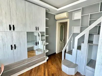 квартира за адресою Дніпровська набережна вул., 19-В