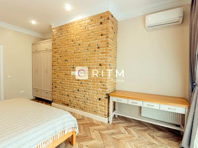 квартира за адресою Дегтярна вул., 7