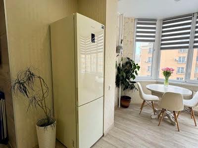 квартира за адресою Братська вул., 24