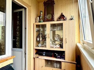 квартира за адресою Анни Ахматової вул., 15