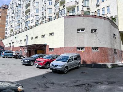 комерційна за адресою Дмитрівська вул., 48-Г