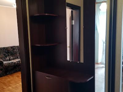 квартира за адресою Каштанова вул., 8-Б