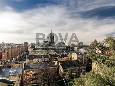 квартира за адресою Кропивницького вул., 8