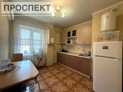 квартира за адресою Воскресенська, 13б