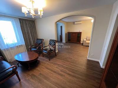 квартира за адресою Драгоманова вул., 1