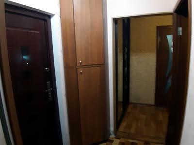квартира за адресою житловий масив Тополя-3 вул., 8