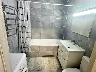 квартира за адресою Практична вул., 1