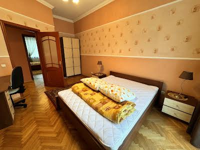 квартира за адресою Степана Бандери вул. (), 5