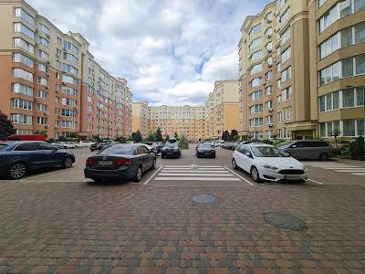 квартира за адресою Андрія Малишка вул. (Льва Толстого), 81