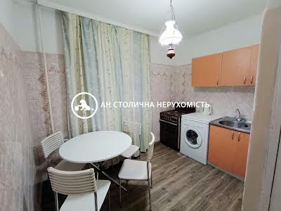 квартира за адресою Квітневий пров., 1Б