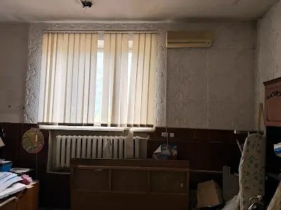 комерційна за адресою Святославська вул., 15